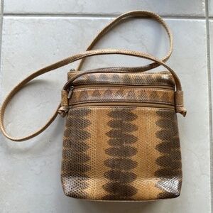 FOUR POCKET SHOULDER PURSE W/ZIPPERS,  23" SHOULDER STRAP